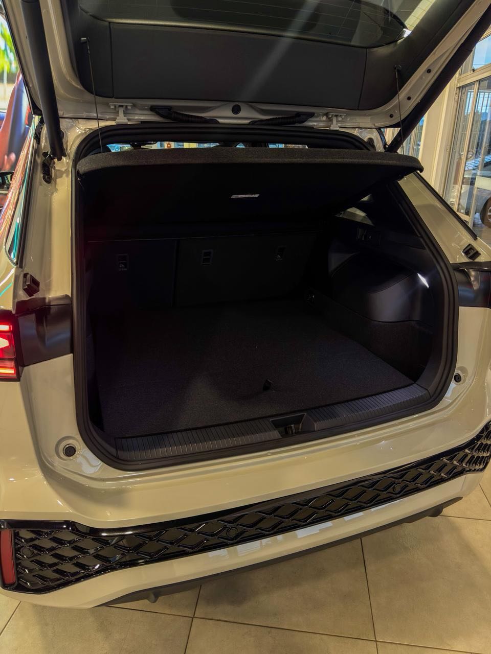 Volkswagen Tiguan R-Line 350 TSI 0 km — foto 16